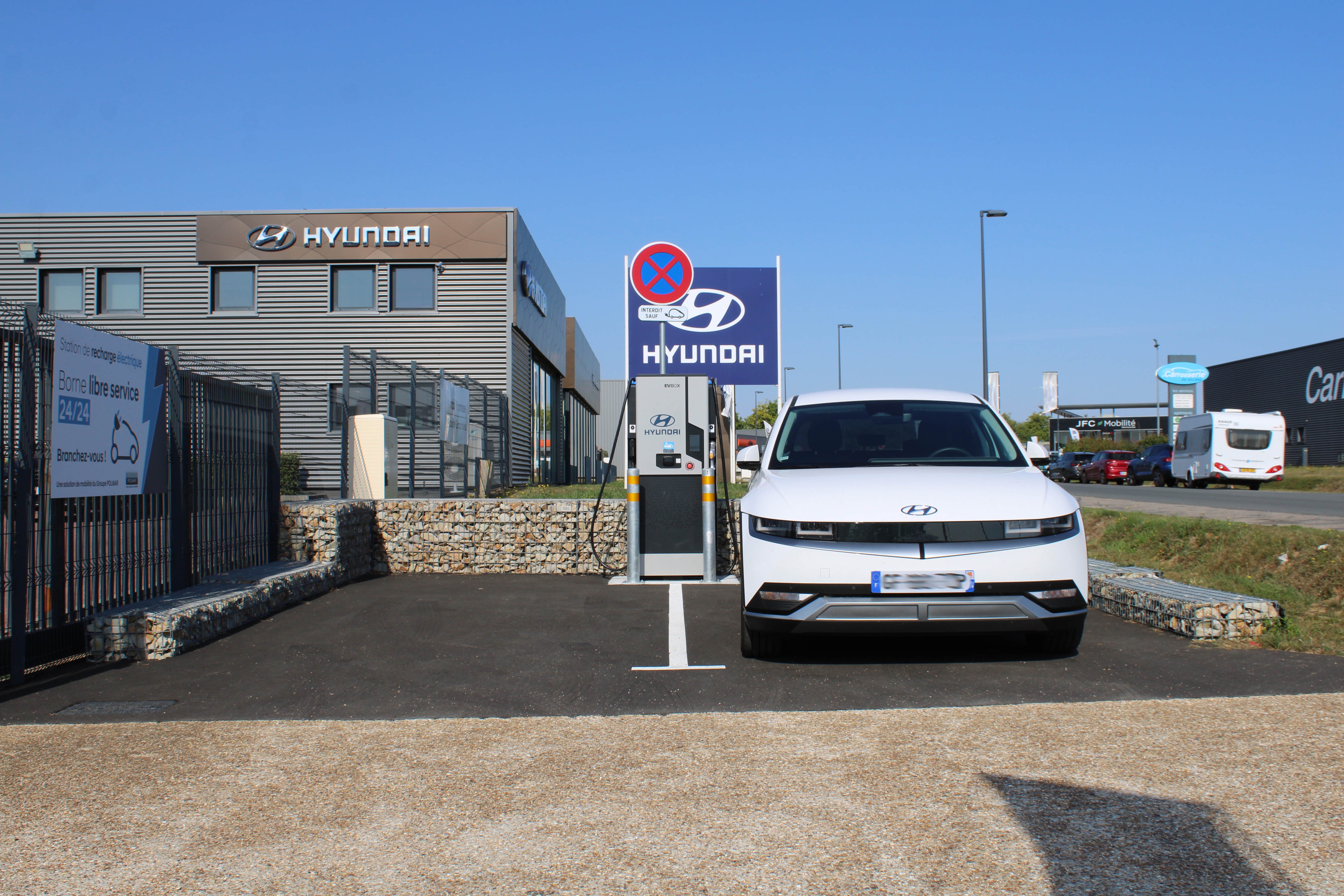 Découvrez votre nouvelle borne de recharge libre service chez votre concessionnaire Hyundai Caen.