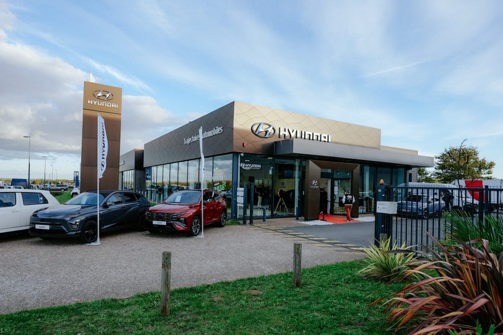 La concession Hyundai Caen en fin de journée, avant la soirée de lancement de la Ioniq 3