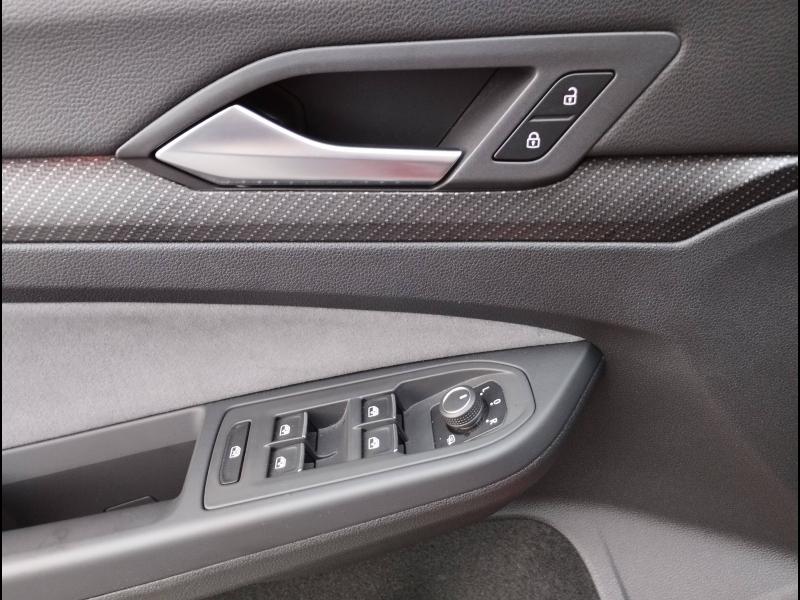 VOLKSWAGEN Golf - 1.5 eTSI OPF 150ch R-Line DSG7 - Groupe Polmar