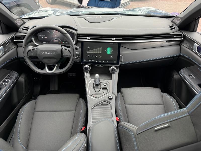 LYNK&CO 01